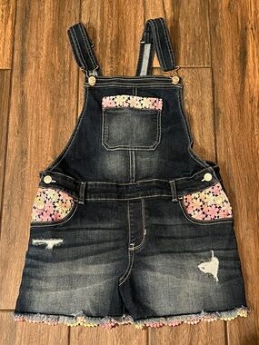 🐴 LN Jordache brand girls jean shorts overalls